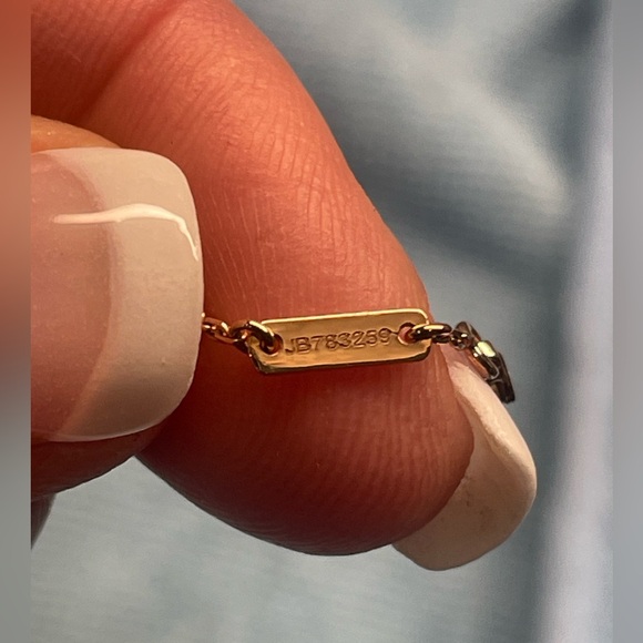 Van Cleef & Arpels Sweet Alhambra Heart Bracelet 18K Rose Gold with Carnelian - Picture 6 of 9